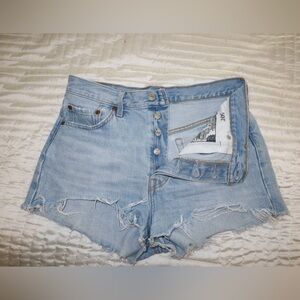 501 Levi’s shorts light wash